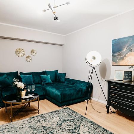 Beautiful And Cozy 2 Bedroom Apartment With Living Room Loft คลูจ-นาโปกา ภายนอก รูปภาพ